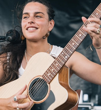 Steph Strings Nature Sessions - 'LION' (Phillip Island, Victoria)