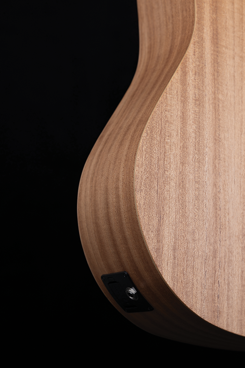 Entertainer OM Cutaway All Solid Maple B/S Bunya Top w/pickup