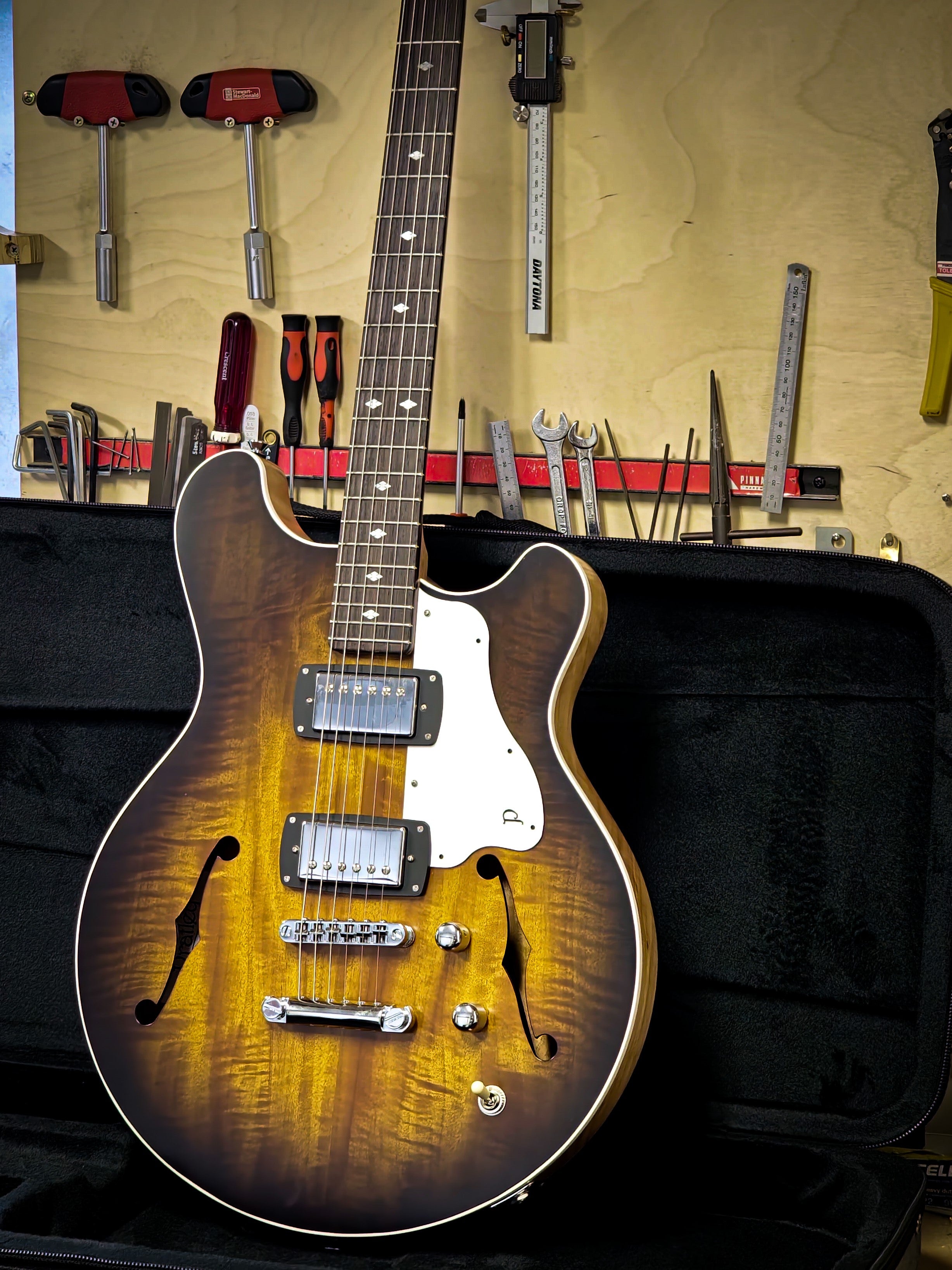 Pratley RBJ-22 Vintage Burst