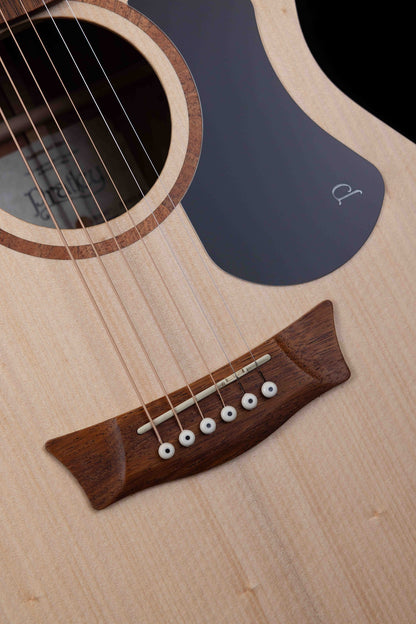 Classic OM Cutaway Model Solid Bunya Top, Solid Maple B/S