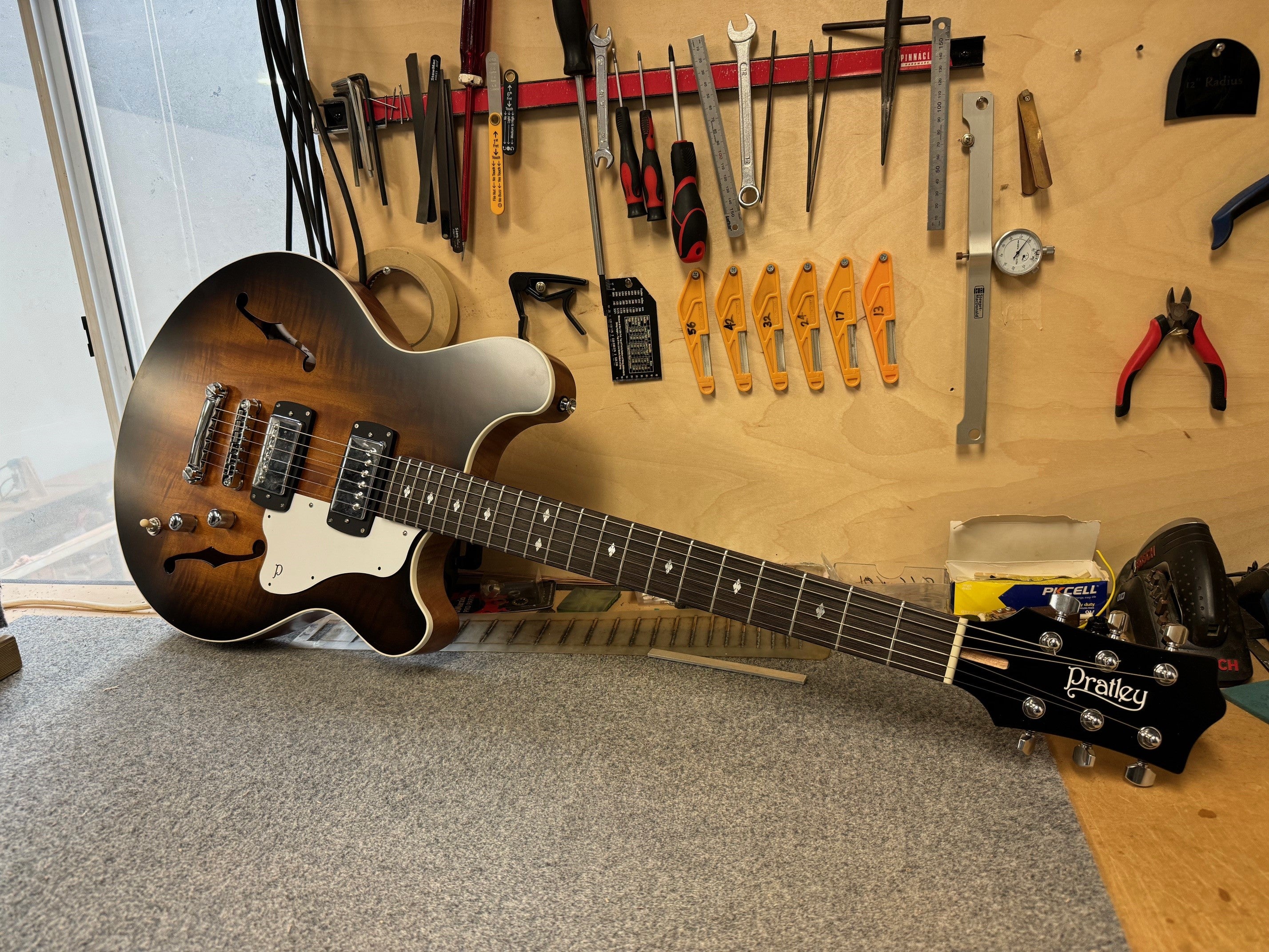 Pratley RBJ-22 Vintage Burst